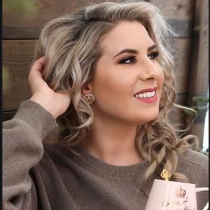 Meet your Posher, Markie